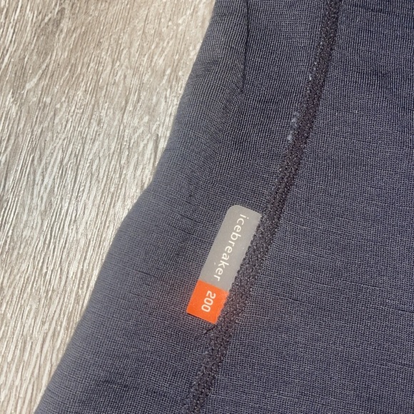 Ice Breaker Body Fit 200 Top Womens Size Medium purple merino wool - Picture 3 of 7